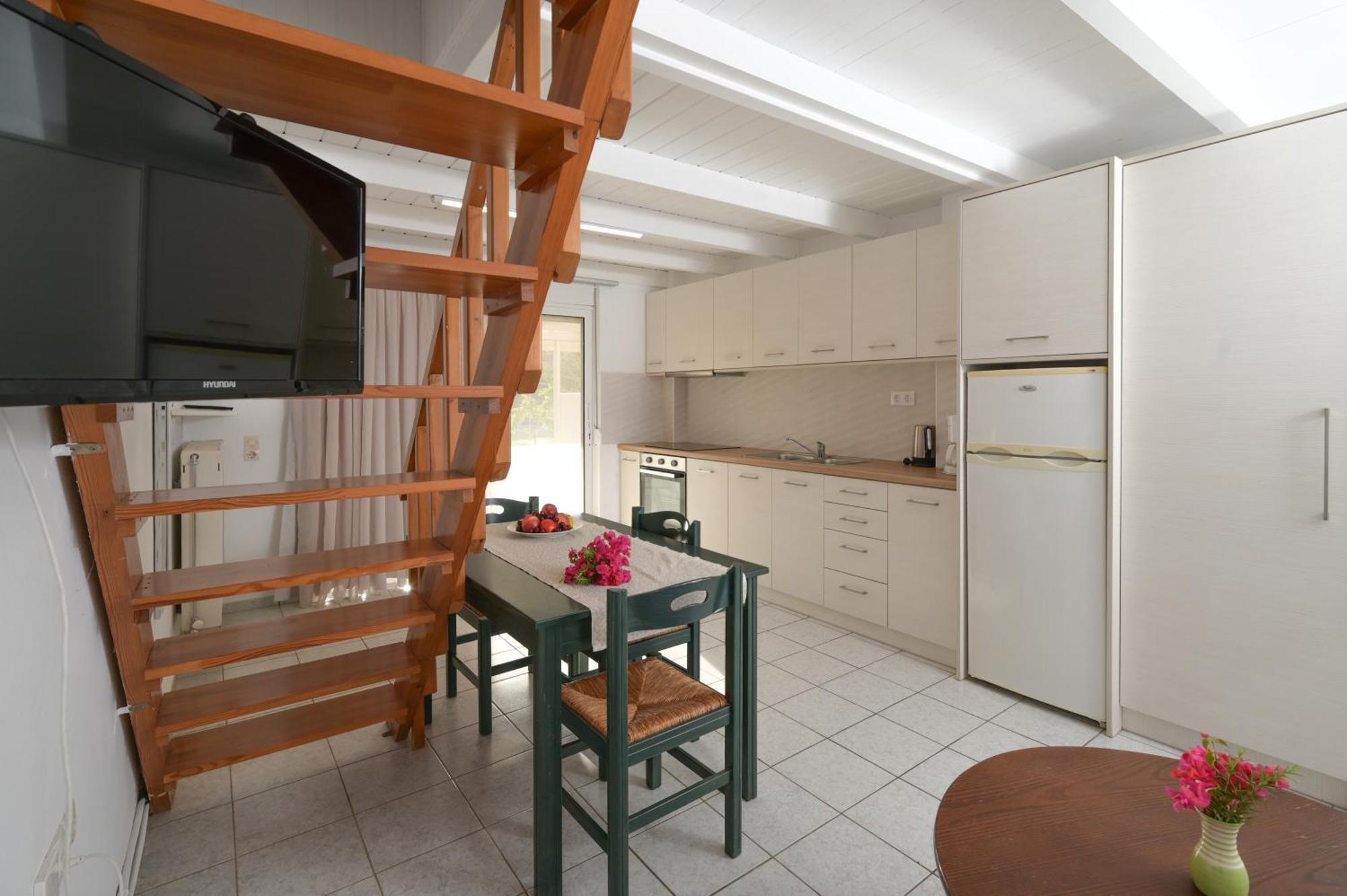 Antonis Apts, Physio Fitness Retreats Daire Plakias