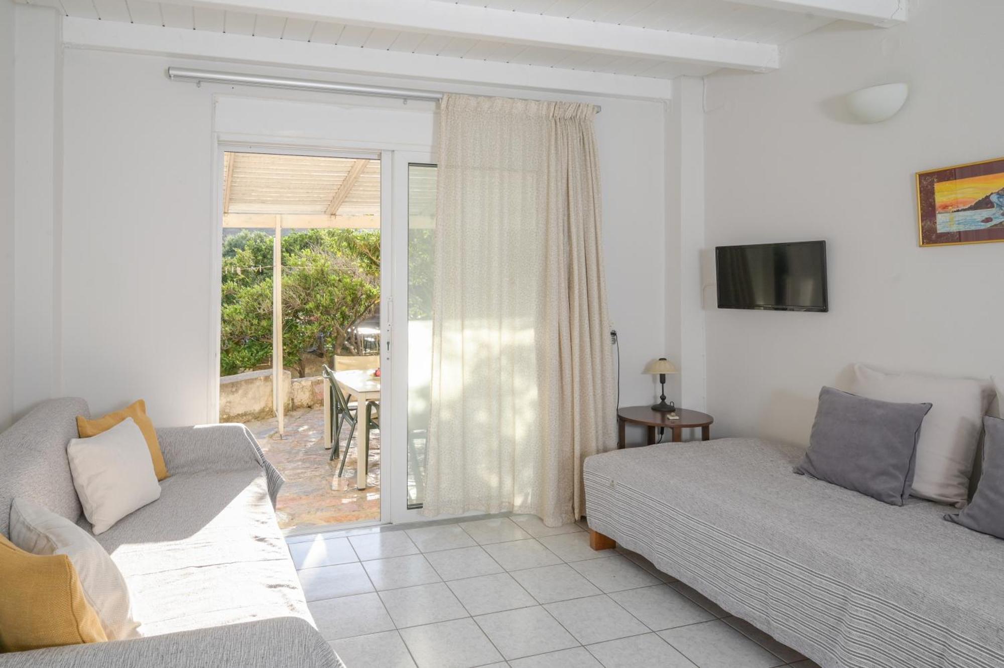 Antonis Apts, Physio Fitness Retreats * Plakias