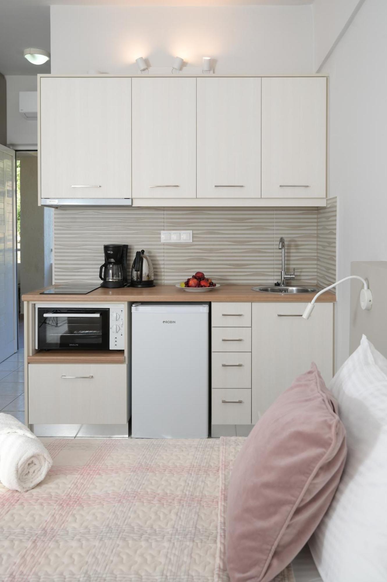Daire Antonis Apts, Physio Fitness Retreats