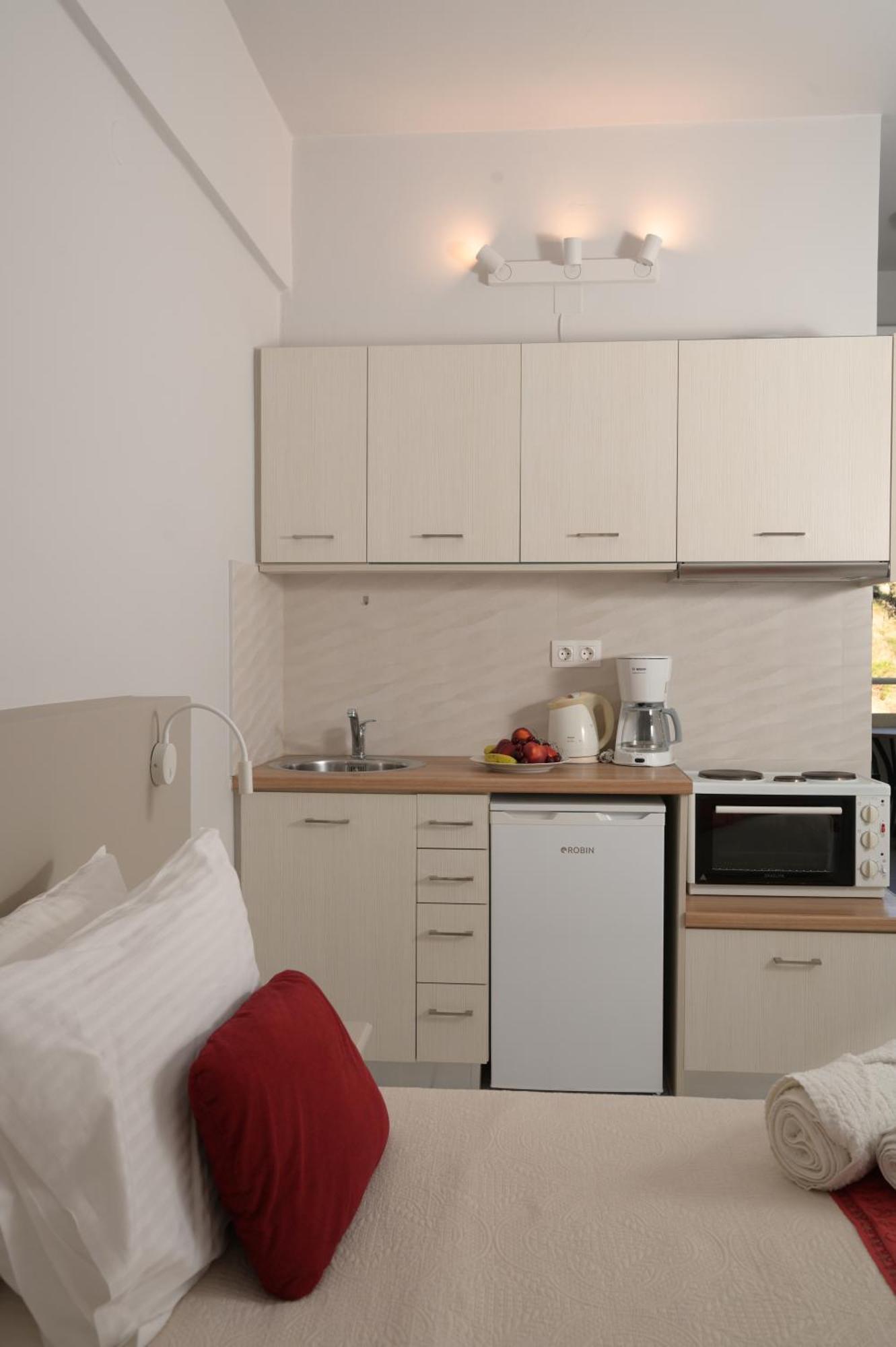 Antonis Apts, Physio Fitness Retreats Daire Plakias